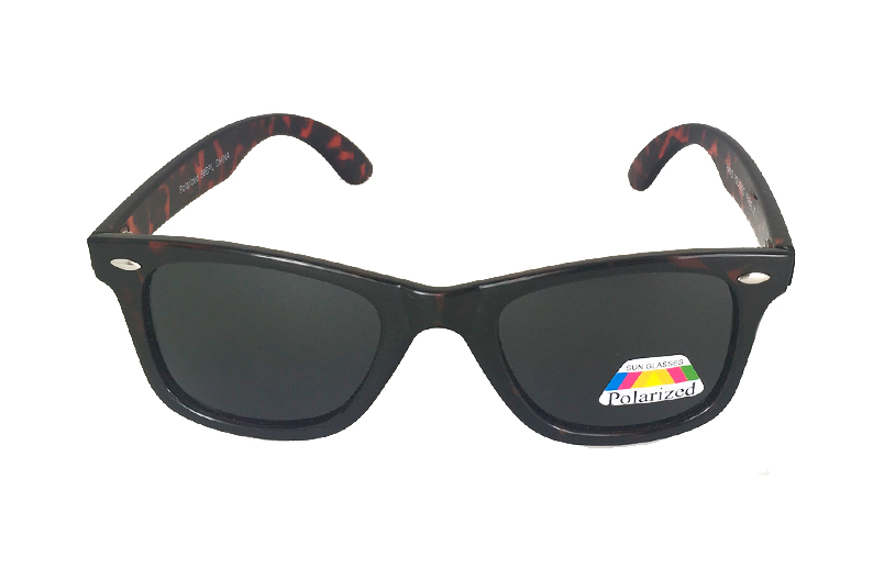 Polaroid wayfarer solglasÃ¶gon i mÃ¶rkrÃ¶d/brun