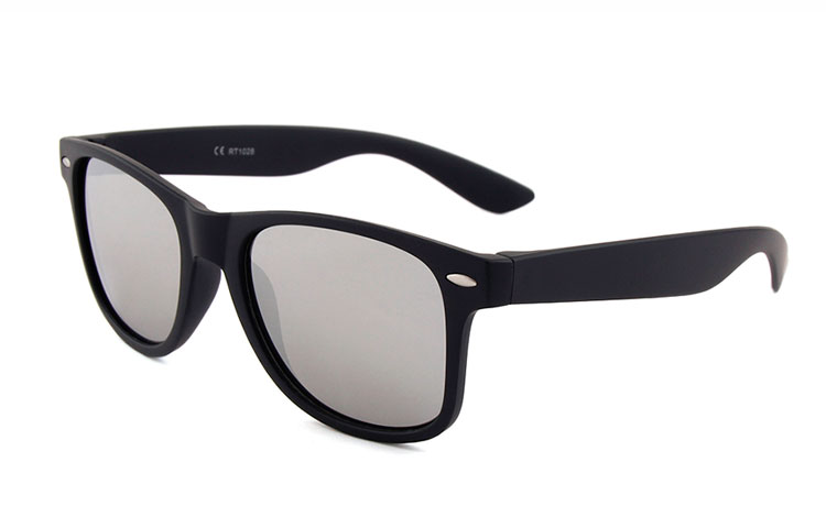 Svarta Wayfarer med spegelglas